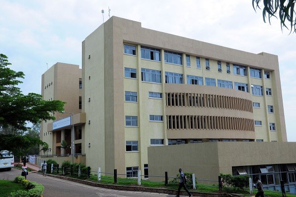 abanyeshuri_94_bamaze_kubona_phd_binyuze_mu_bufatanye_bwa_ur_na_suede-801c8